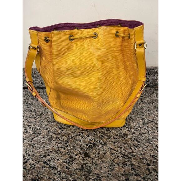 Louis Vuitton Epi Petit Noe Tassel Yellow and Purple SPB-JB 345361 - Picture 2 of 14